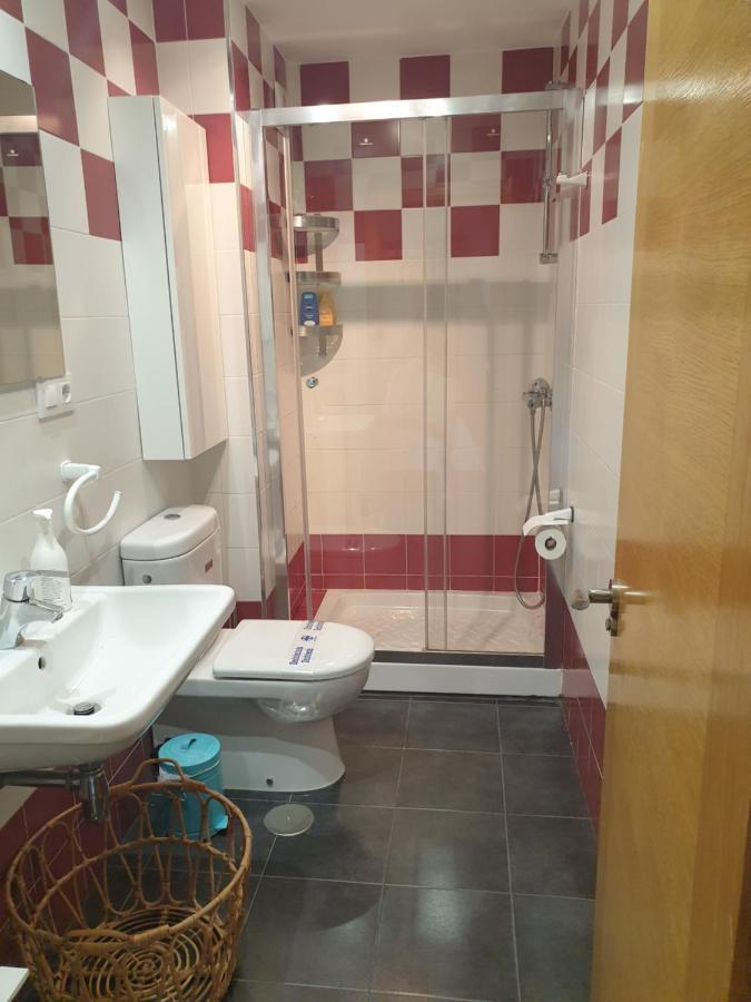 Apartamento Cine Colon 2 リバデオ エクステリア 写真
