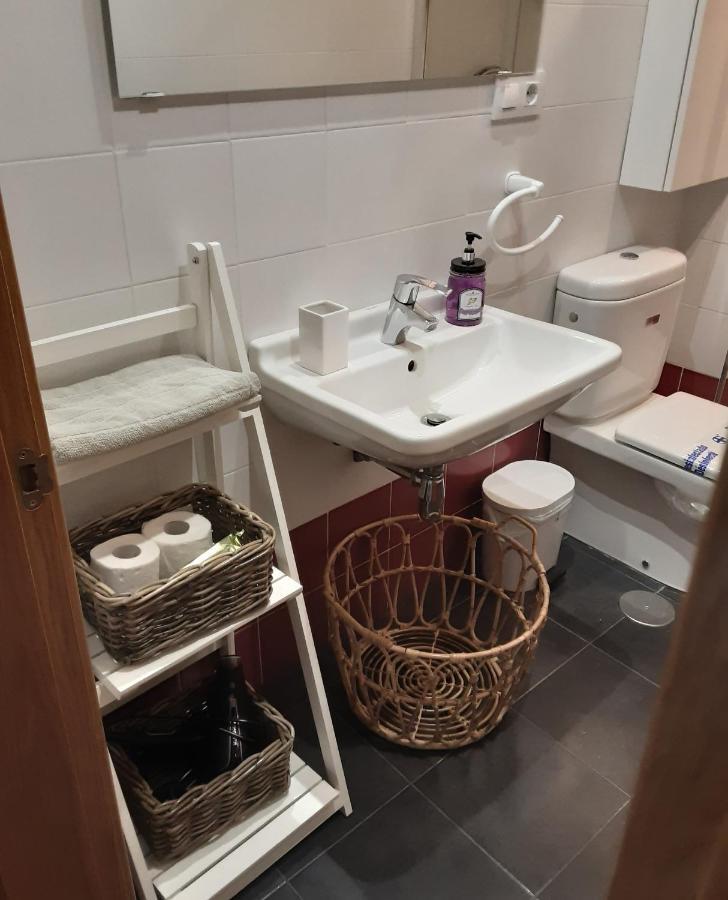 Apartamento Cine Colon 2 リバデオ エクステリア 写真